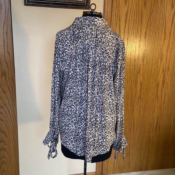 🖤 Free People Leopard Print Blouse Tan and Black Small NWOT - Picture 5 of 11